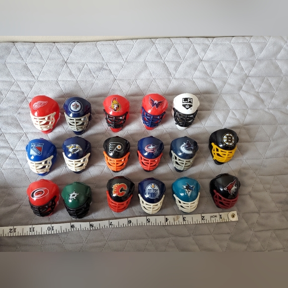 Mini Hockey Helmet collection 17pcs - Picture 7 of 7